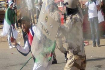 بعد ضرب الجمهور المصري في السودان .. بنود الاتحاد الدولي تضمن سلامة الجمهور