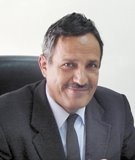 الكاتب اليمني محمد الغربي عمران : سأقاضي وزارة الثقافة لمنعها روايتي مصحف أحمر