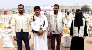 بتمويل كريم من الجمعية الكويتية للإغاثة شبكة إستجابة تدشن مشروع توزيع السلة الغذائية بمحافظة مأرب
