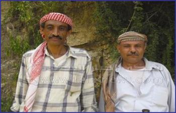 اثنين من الفنيين